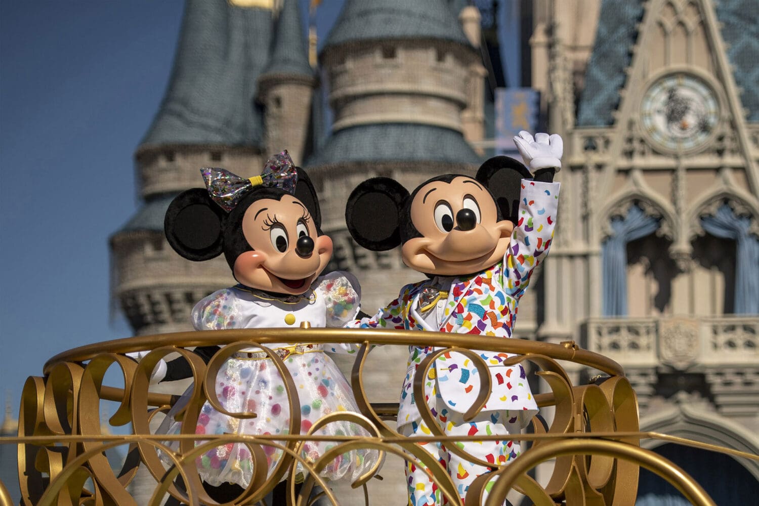 25 curiosidades da Disney que você não sabia di mickey clothes