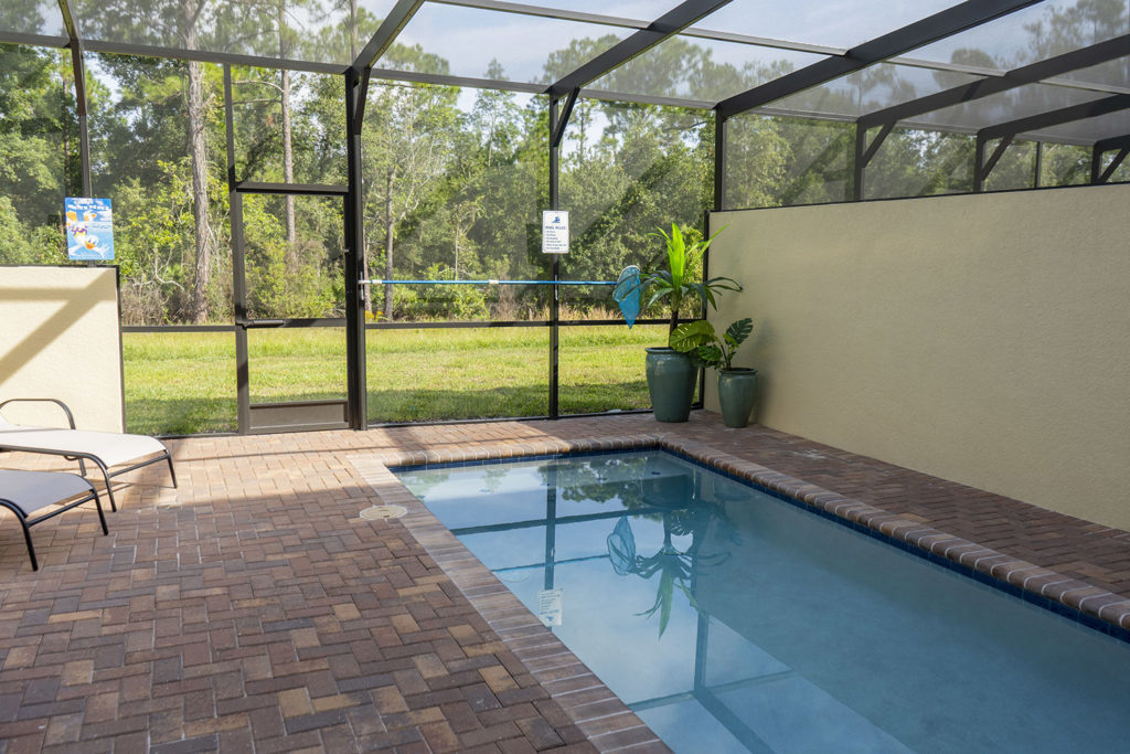 Piscina em casa de condomínio fechado em Orlando