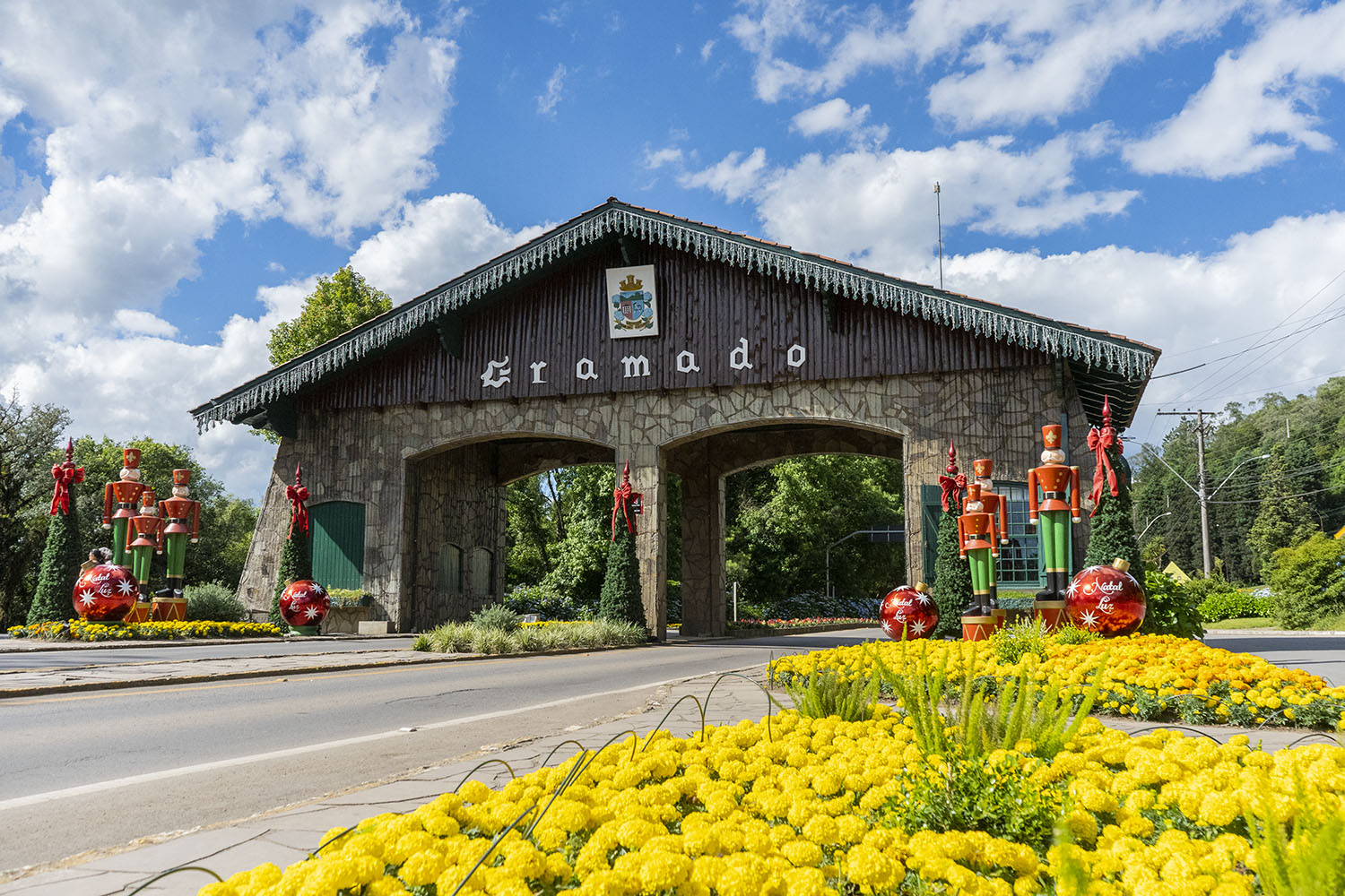 pórtico da cidade de Gramado, no Rio Grande do Sul, Brasil