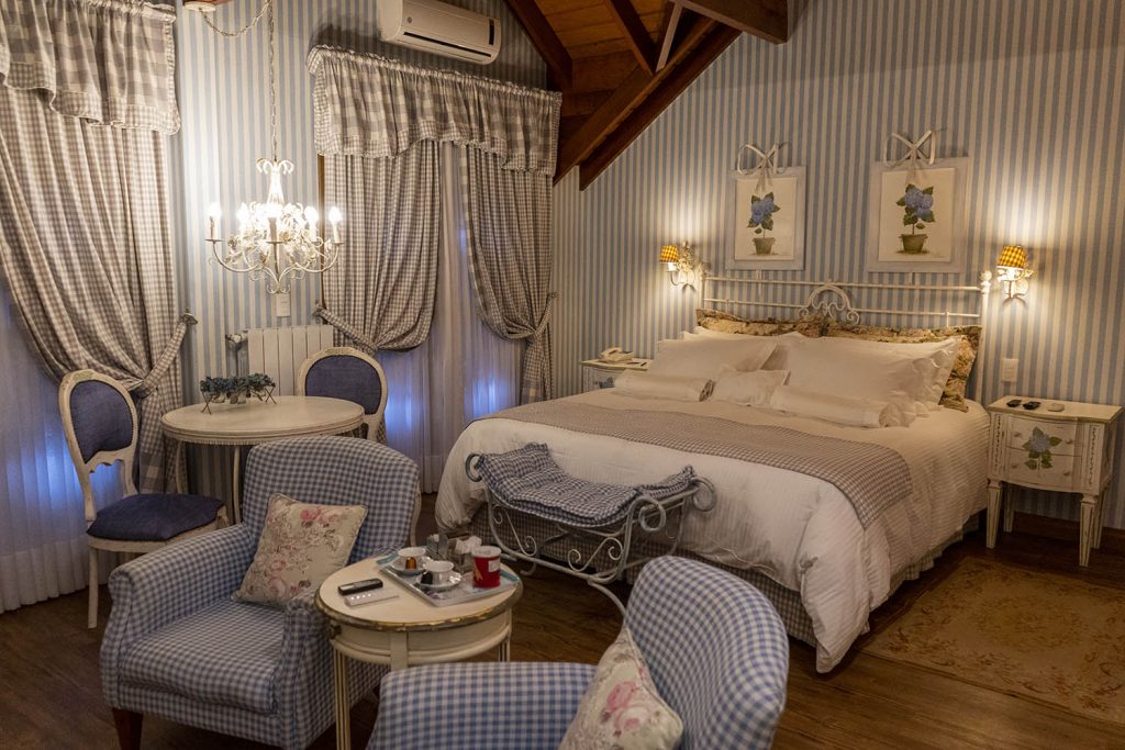 Uma das suítes da Casa da Montanha (Foto: Andy Spinelli)