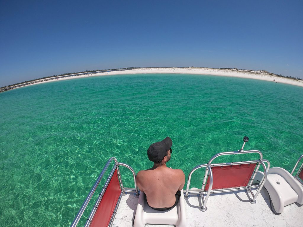 Águas cristalinas da Shell Island (Foto: Andy Spinelli)