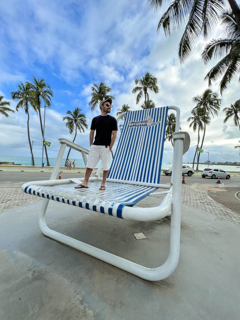 Cadeira Gigante da Ponta Verde (Foto: Andy Spinelli)