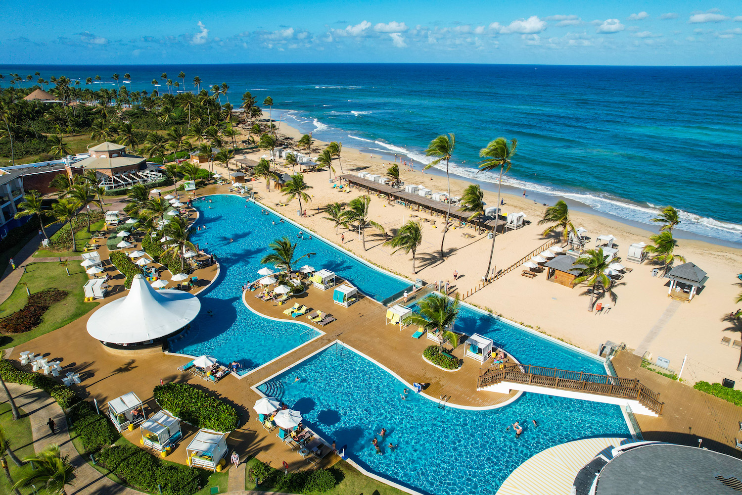 piscina beira mar em punta cana