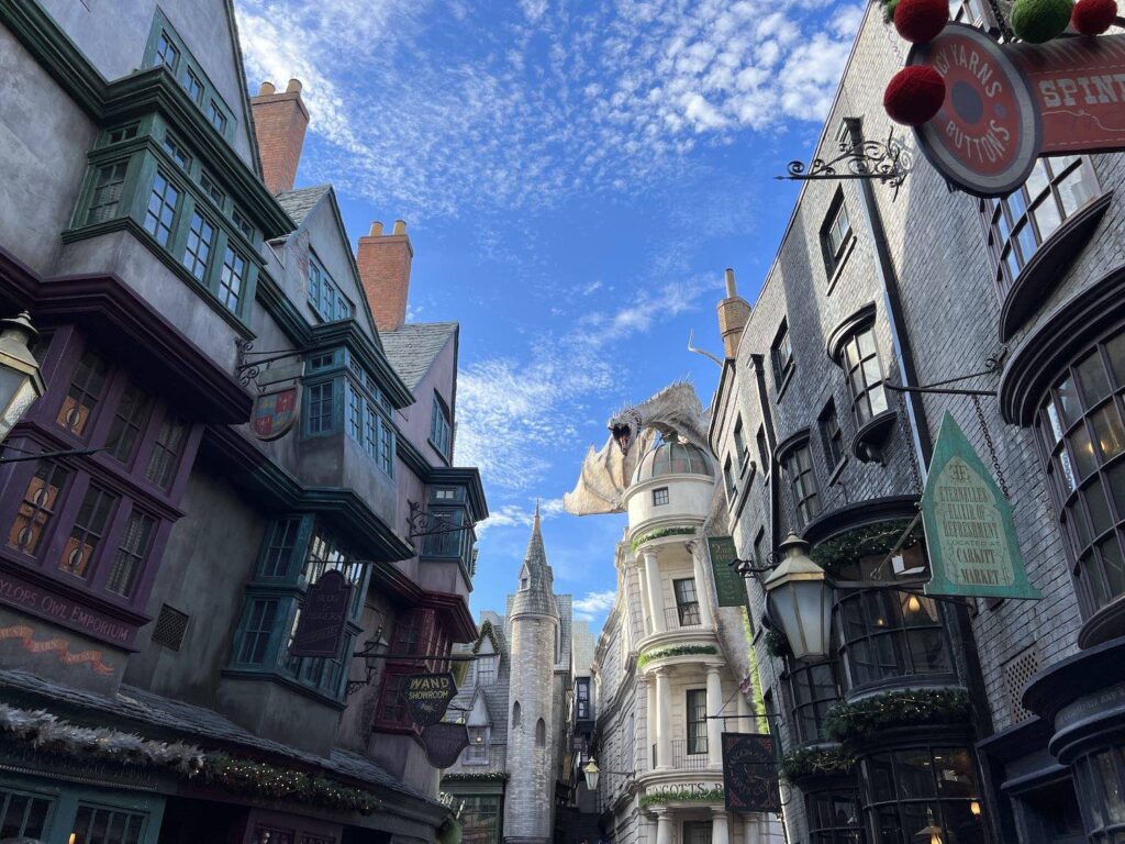 prédios antigos que formam o beco diagonal do harry potter