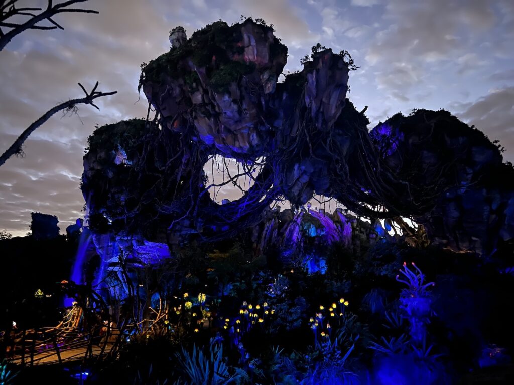 vegetação e luzes na área de pandora na disney