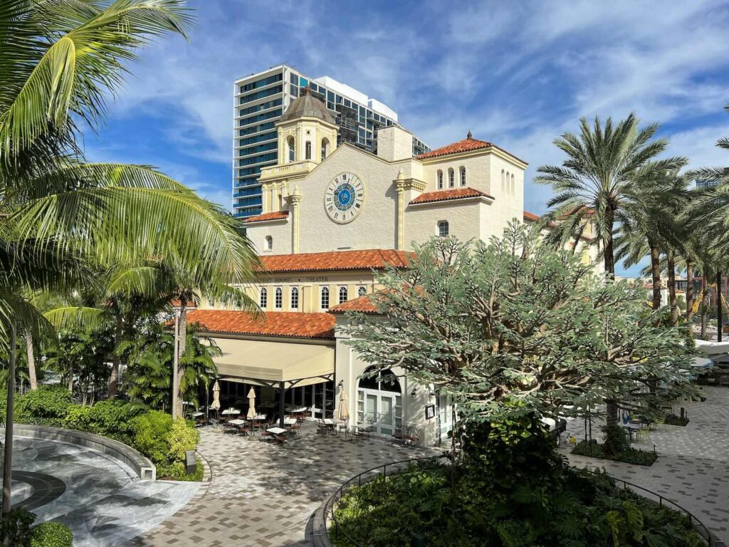 facha do The Square em The Palm Beaches