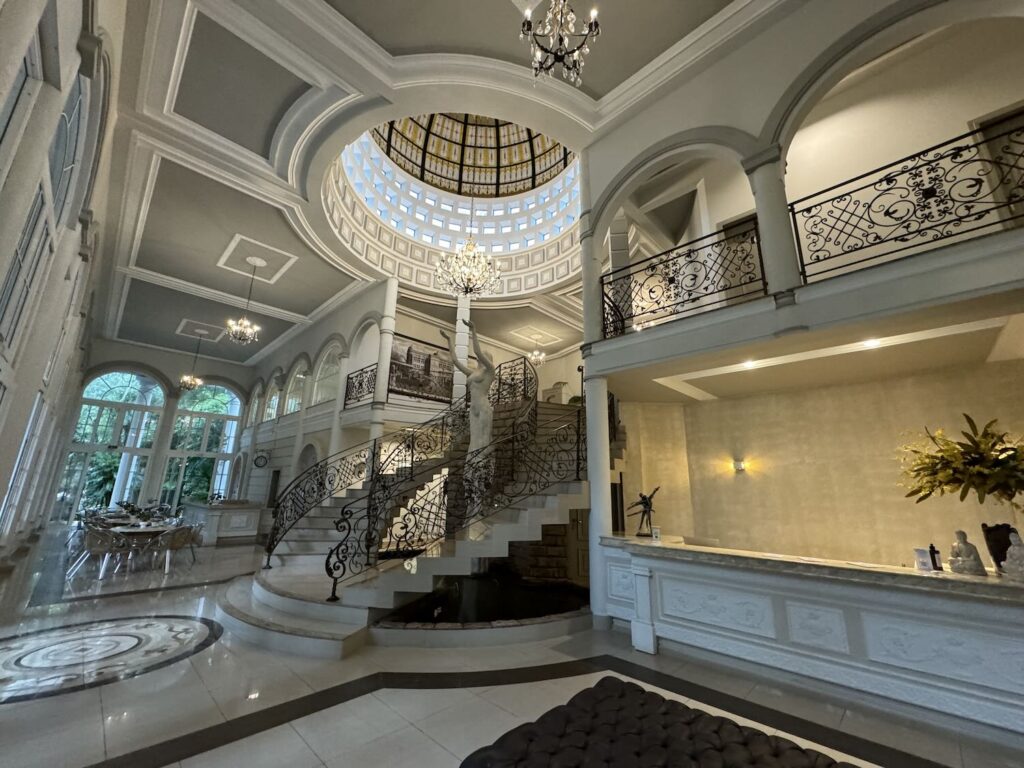 hall de entrada de um luxuoso spa