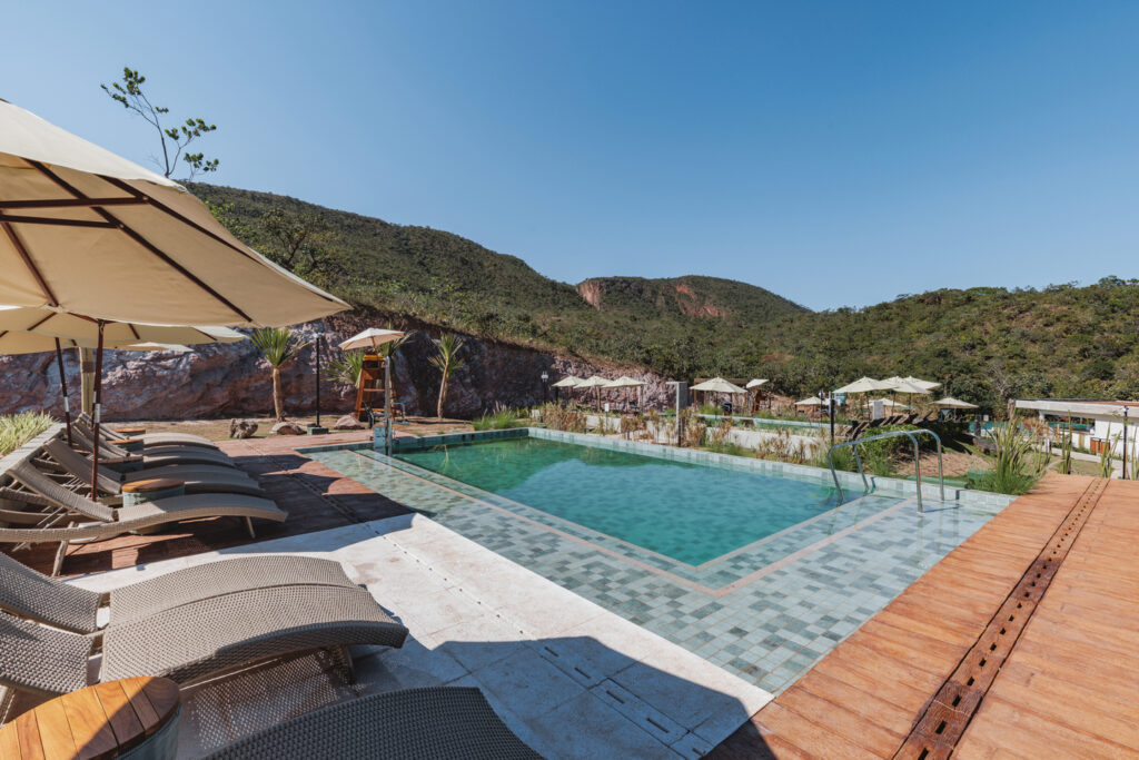 Como economizar na viagem para o Rio Quente Resorts: 2 dicas imperdíveis Piscina Familia InCasa o 3