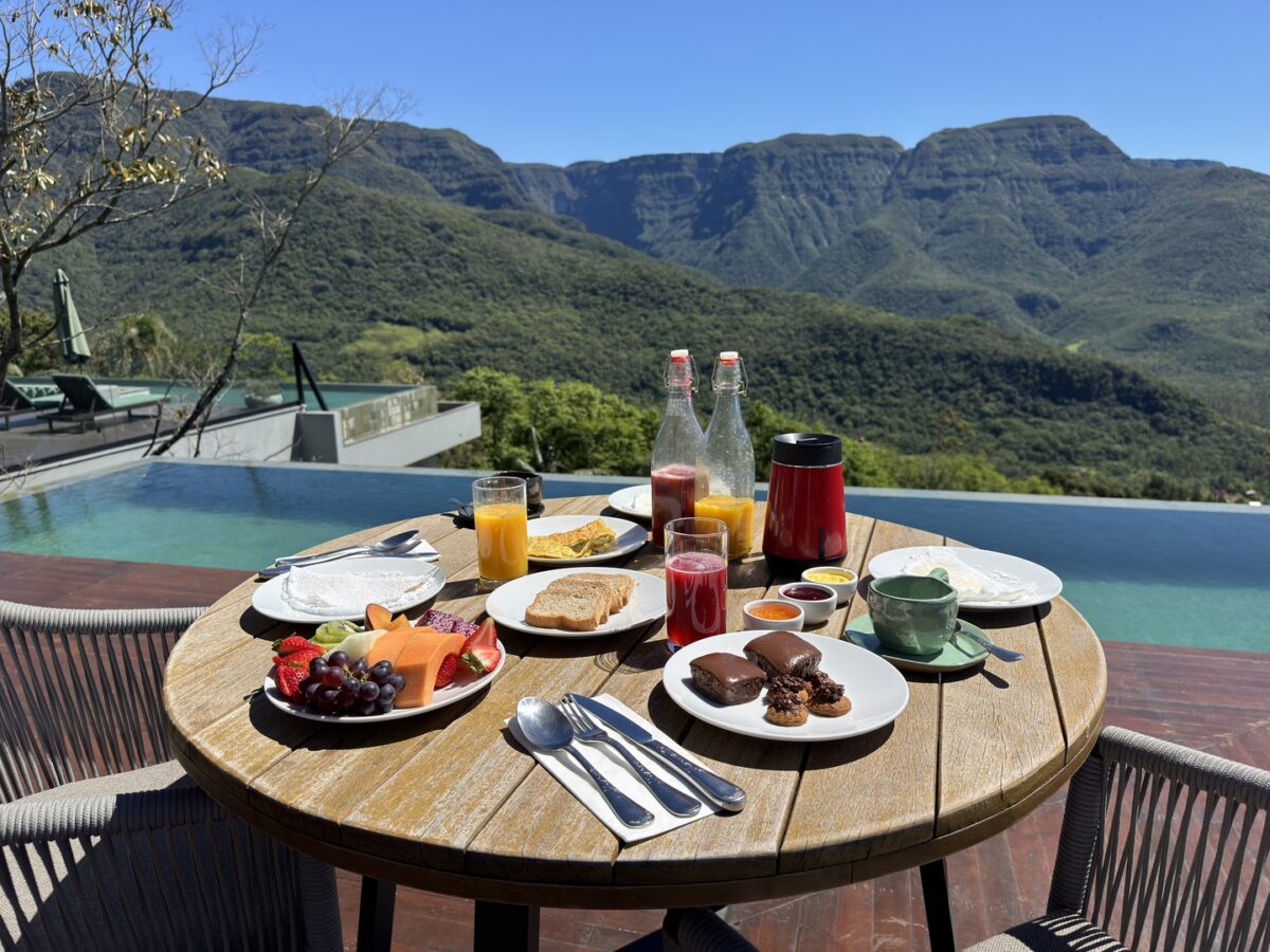 Café da manhã no quarto.