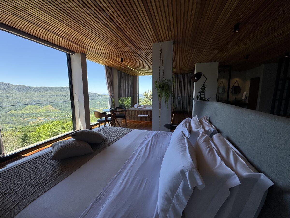 Cama do quarto Morada SPA.