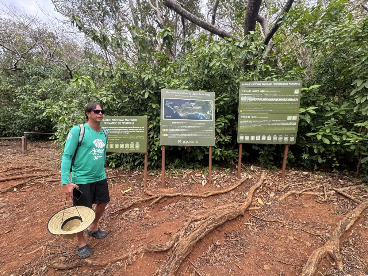 Guia explicando detalhes  da região.