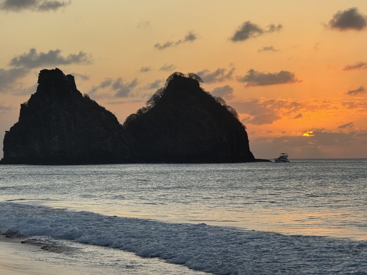 Pôr do sol em Noronha.