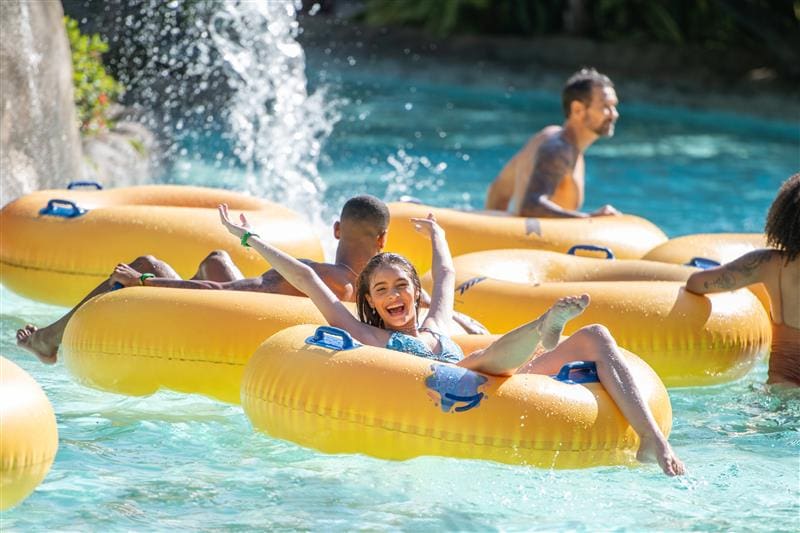 Lazy River no Hot Park para a família toda.